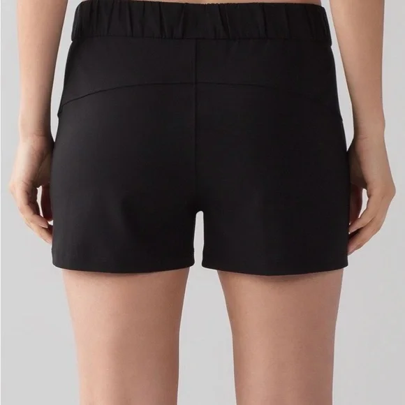 Lululemon On The Fly Short *Woven *2.5" - Picture 8 of 9